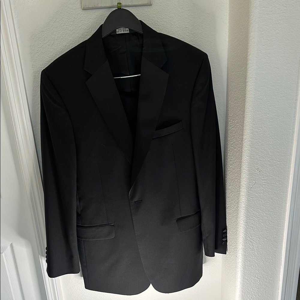Jos. A. Bank Black Blazer with Tailored Fit and Notched Lapel